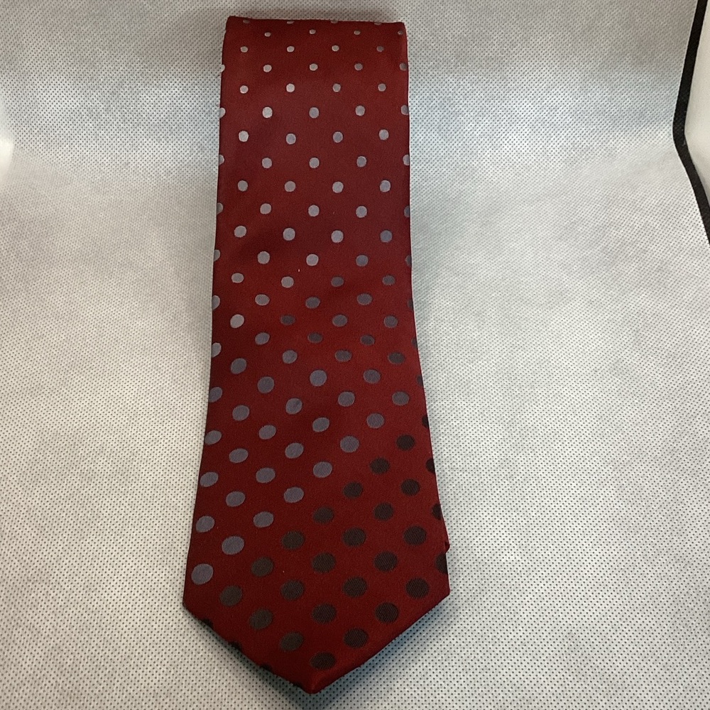 Kenneth Cole Reaction Maroon Tie with Gray Polka Dots